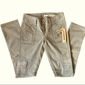 DKNY jeans, juniors, size 24, pockets, new with tags, Stretch, army green color
